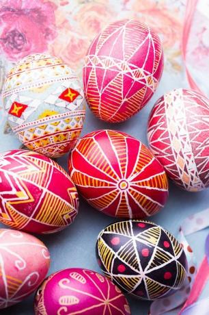 gražus Velykų kiaušinis „Pysanka“ rankų darbo - ukrainietiškas tradicinis