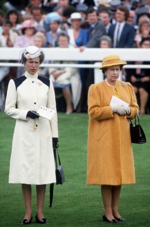 Princesė Anne su karaliene „Epsom Derby“, 1985 m