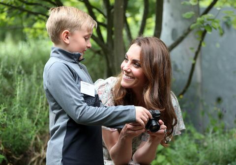 Kembridžo hercogienė jungiasi prie fotografijos dirbtuvių su veiksmu vaikams