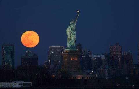 Niujorke pakyla super kirminų mėnulis