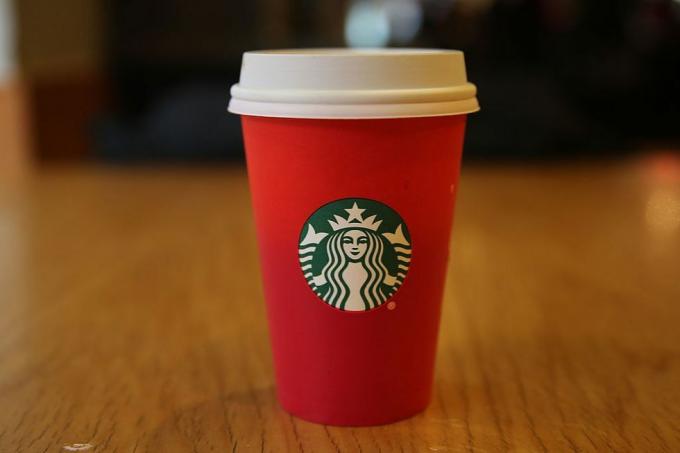 „Starbucks“ veikia 2019 m. Kalėdų dieną