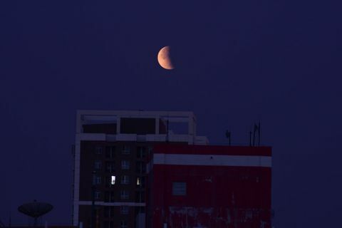 Dalinis Mėnulio užtemimas Kinijoje