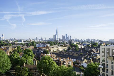 Londono gyvenamasis rajonas su vaizdu į verslo rajoną