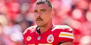 Kanzasas, rugsėjo 24 d. travis Kelce 87 Kanzaso miesto vadovai laukia prieš Čikagą lokiai Geha lauke Arrowhead stadione 2023 m. rugsėjo 24 d. Kanzaso mieste, Misūrio valstijoje, cooperis neillgetty nuotrauka vaizdai