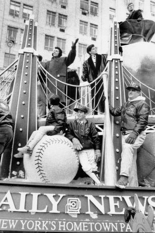 1981 m. macy parade plaukioja nauji vaikai kasdienių naujienų bloke