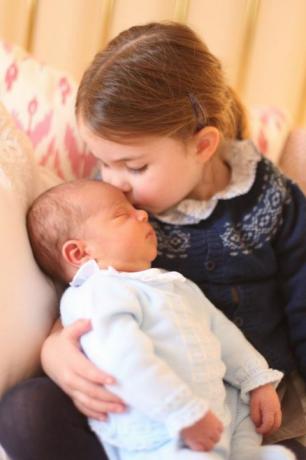 princesės Charlotte ir kūdikio Louiso portretas
