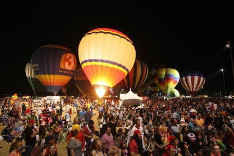 geriausios šventės-Helovinas-festivaliai-druska-upė-laukai-nepaprastas balionų festivalis