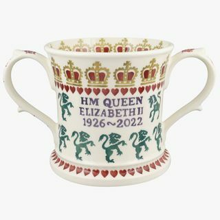 Karalienė Elžbieta II didelis puodelis su dviem rankenomis