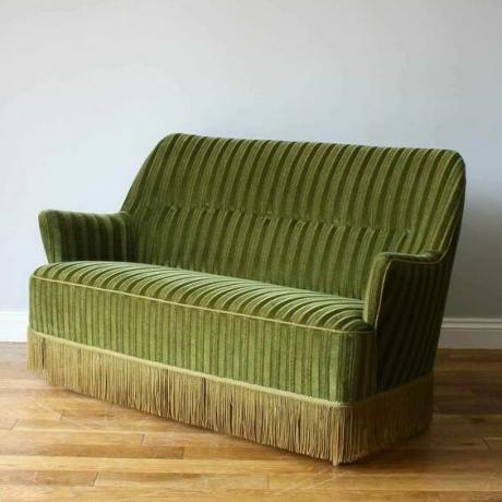 Vintažinė 1950-ųjų Danijos dryžuota žalios spalvos aksominė sofa 
