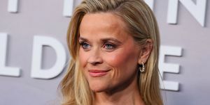 Los Andželas, Kalifornija Balandžio 13 d. Reese Witherspoon lankosi per Apple TV paskutinį dalyką, ką man pasakė premjera regency bruin teatre 2023 m. balandžio 13 d. Los Andžele, Kalifornijoje, Leono bennettgetty nuotrauka vaizdai