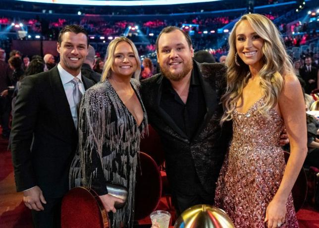 Brendanas Mcloughlinas, Miranda Lambertas, Luko šukos ir Nikolo šukos, matytos per 65-ąjį „Grammy“ apdovanojimą
