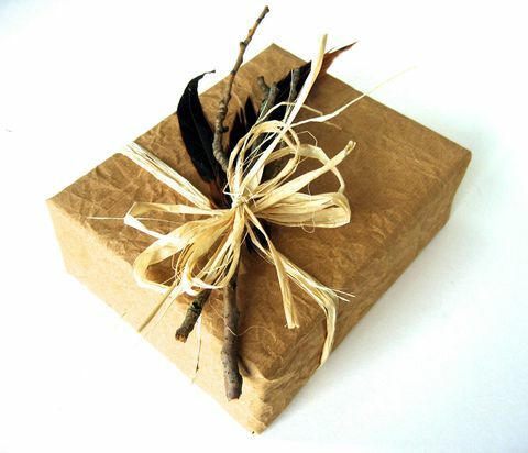 16 šalies kalėdinių dovanų pakavimo idėjų - kaip įvynioti dovanas su popieriumi
