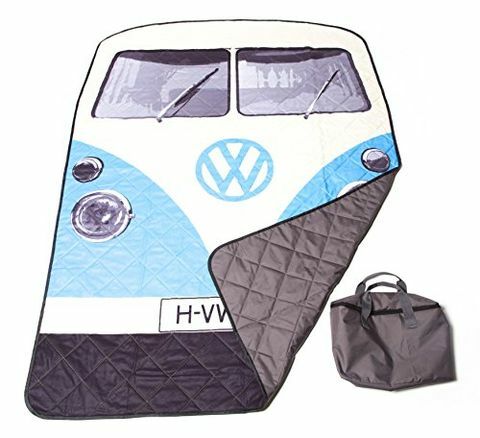 Šis „Volkswagen Camper Van Picnic“ antklodė yra geriausias vasaros aksesuaras