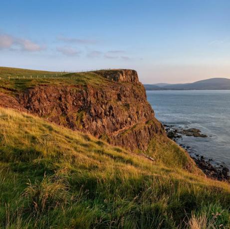Rathlin yra sala prie Antrimo grafystės pakrantės ir šiauriausias šiaurės Airijos taškas