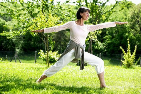 Moteris sode daro tai chi